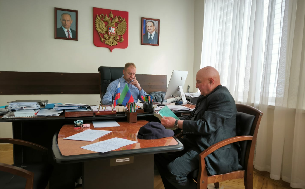 Руководитель Госжилинспекции РД Сергей Касьянов провел очередной прием граждан по вопросам жилищно-коммунального хозяйства